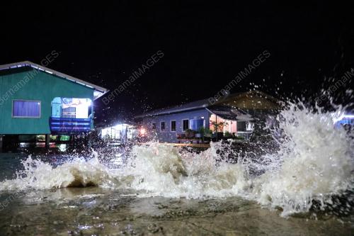 AIR LAUT PASANG BESAR