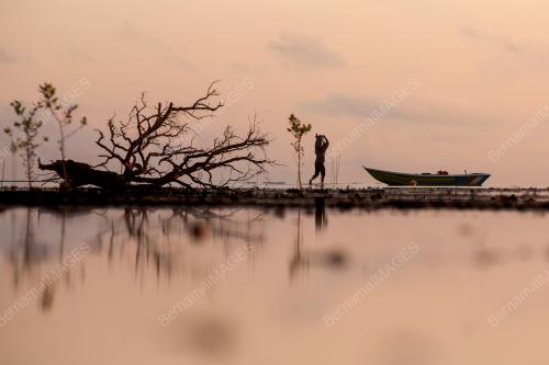 NELAYAN KAMPUNG KERUPANG
