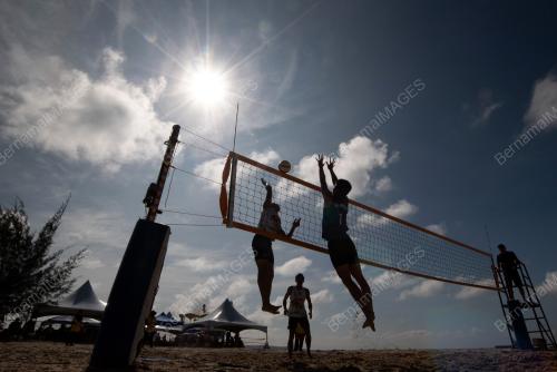 BOLA TAMPAR PANTAI LISC 2024