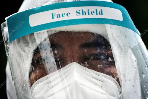 PPE PETUGAS BERISAN HADAPAN COVID-19