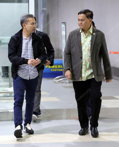 FAHMI FADZIL