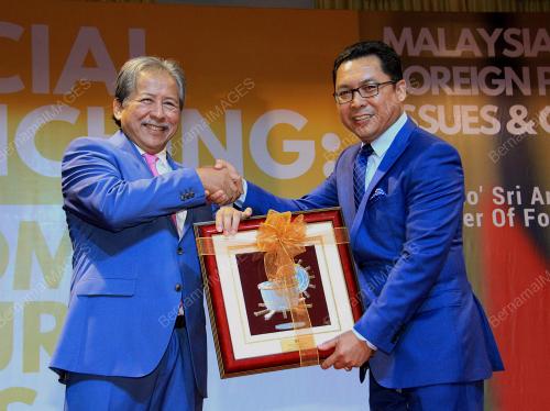 SB01_27112017_R_UITM