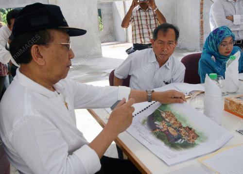 DATUK DR RAIS YATIM