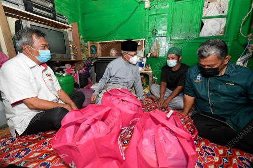DATUK SERI MUSTAPA MOHAMED