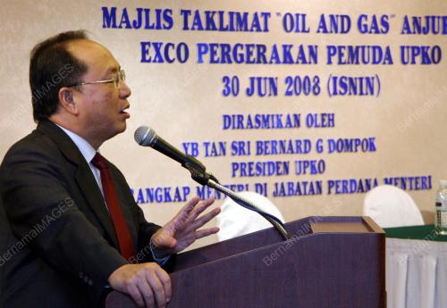 BERNARD DOMPOK