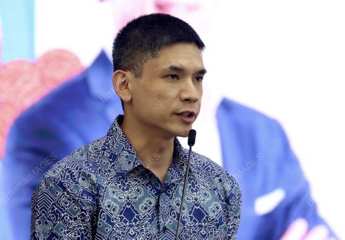 DATUK NIZAM ABU BAKAR TITINGAN