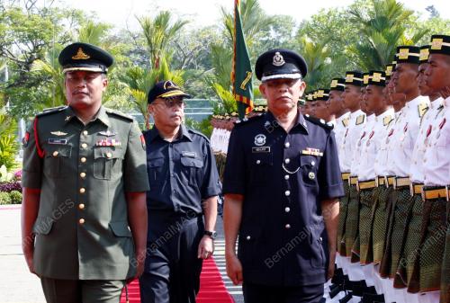 TUN AHMADSHAH BIN ABDULLAH