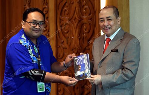 DATUK HAJIJI NOOR