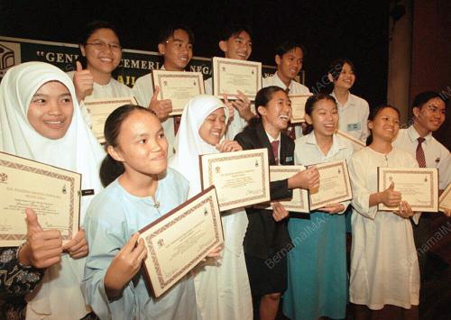 SB02-19_06_2001_BIASISWA_27012016