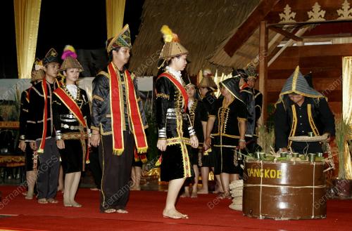 PESTA KAAMATAN