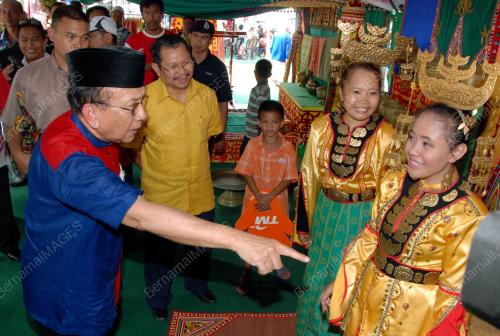 SB02_01092012_KOMUNITI