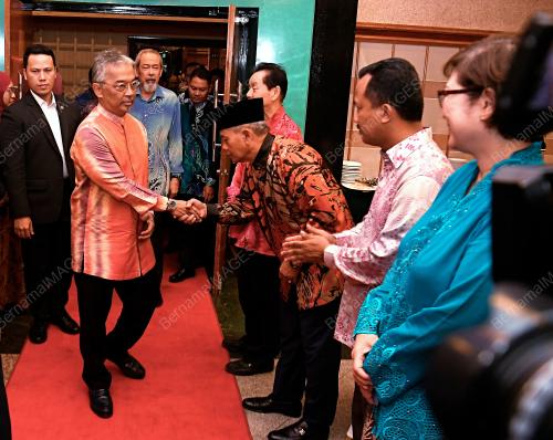 SB02_01092019_AGONG_TAWAU