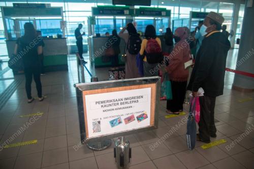 IMIGRESEN TERMINAL BOT LAJU