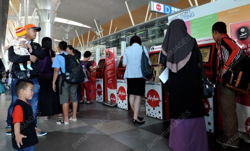 SB02_01122015_AIR_ASIA