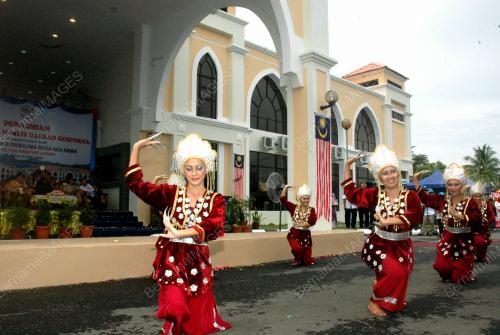BANGUNAN MAJLIS DAERAH SEMPORNA