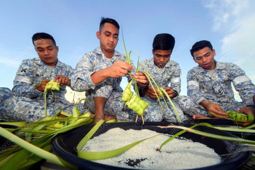 SB02_03062019_TLDM_RAYA