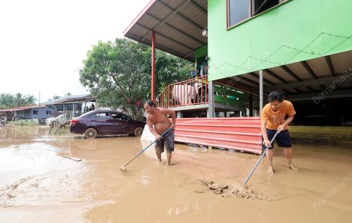 BANJIR DI KAMPUNG RAMPAYAN LAUT