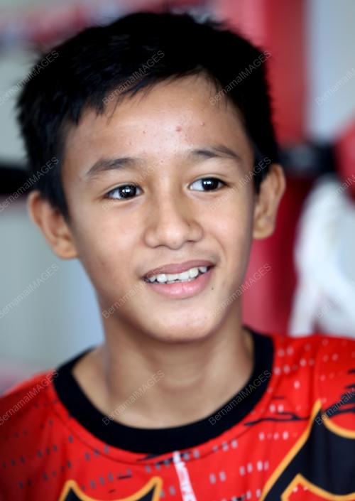 DAZAISY HAFIY AZNEE