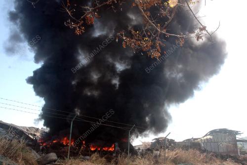 KILANG TAYAR TERBAKAR