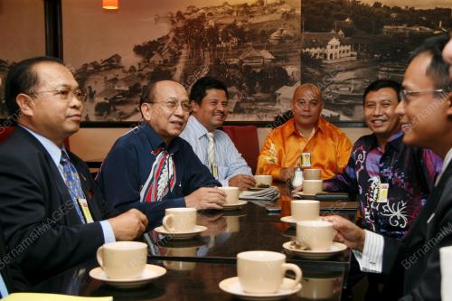 DATUK SERI RAIS YATIM