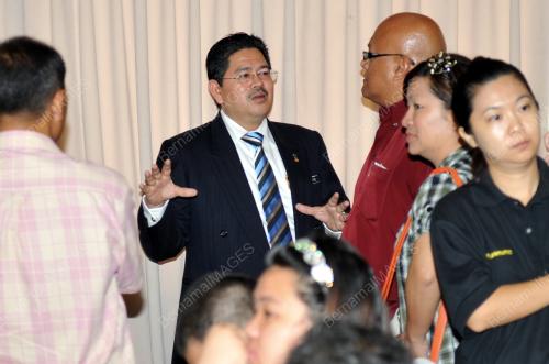 SB02_06112012_TAKLIMAT2
