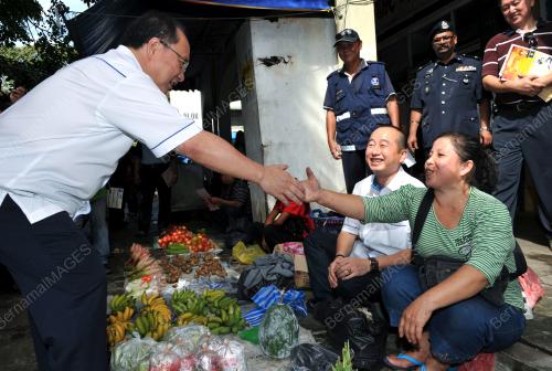 SB02_07012012_PASAR