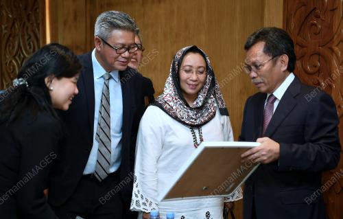 DATUK SERI MOHD SHAFIE APDAL