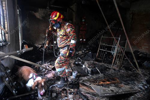 KEBAKARAN RUMAH TERES DUA TINGKAT
