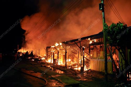 RUMAH KEDAI TERBAKAR