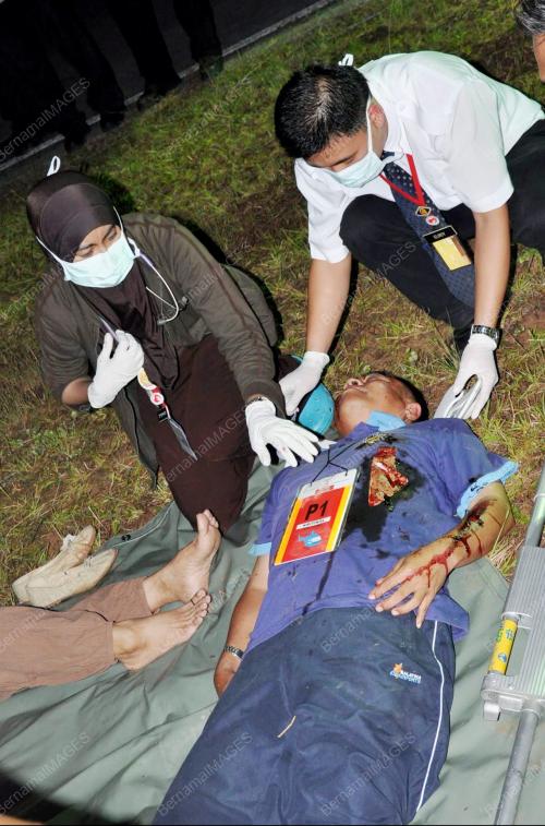 LATIHAN MENYELAMAT