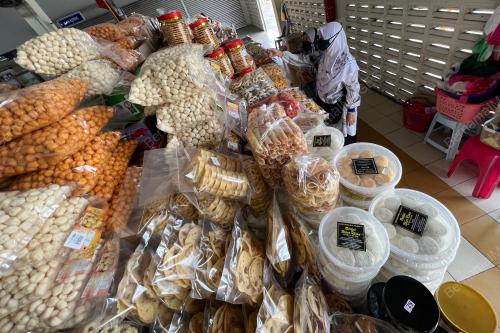 BISKUT DAN KUIH RAYA