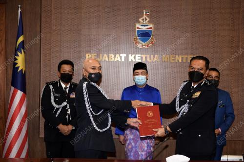 DATUK HAJIJI NOOR