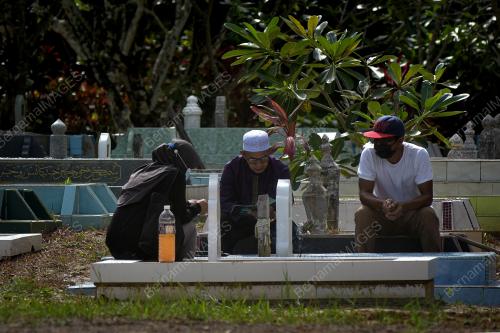 ZIARAH PUSARA MENJELANG AIDILFITRI