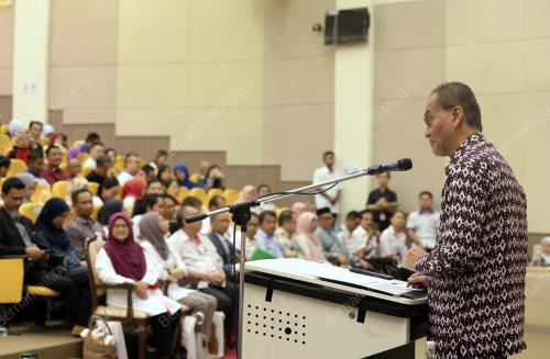 DATUK SERI DR. DZULKEFLY