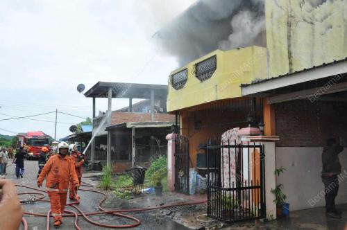 RUMAH TERBAKAR