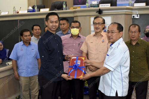 DATUK SERI PANGLIMA MASIDI MANJUN