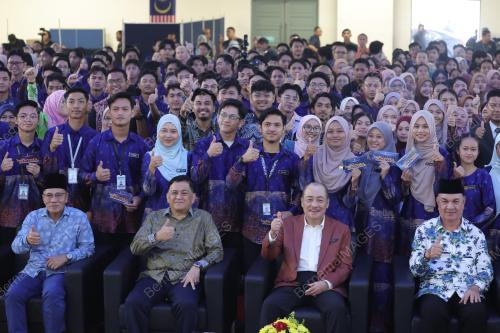 DATUK SERI HAJIJI NOOR