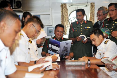 RAJA MUDA PERLIS LAWAT TLDM SEPANGGAR