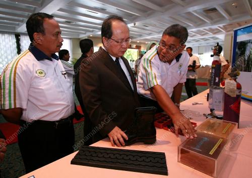 TAN SRI BERNARD DOMPOK