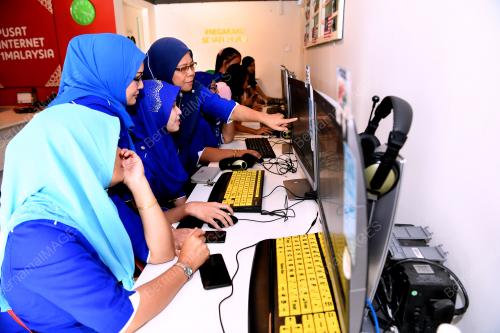 SB02_14032018_PUSAT_INTERNET
