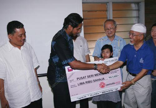 KHAIRY JAMALUDDIN