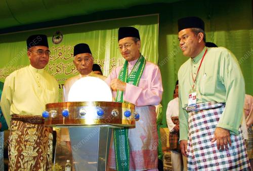 TUN MAHATHIR MOHAMAD