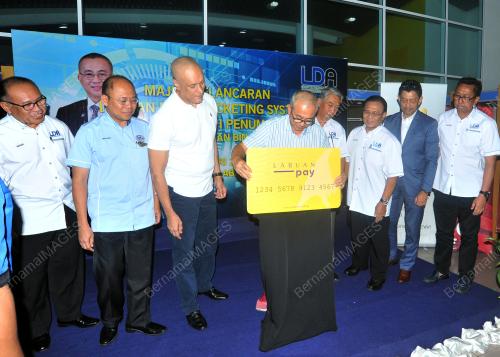 DATUK ROZMAN ISLI