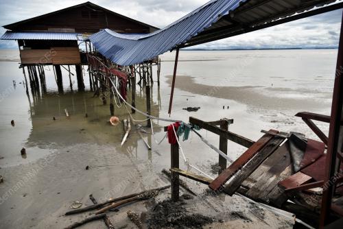 RESTAURANT DESTROYED BY A RARE TIDAL WAVE