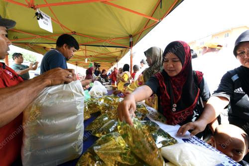 SB02_15042018_KARNIVAL_JUALAN
