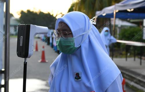 PEMBUKAAN SESI PERSEKOLAHAN DI SMK PUTATAN