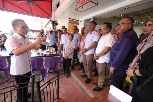 FAHMI FADZIL