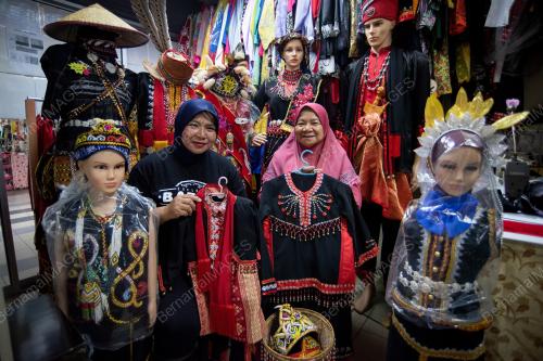BUSANA TRADISIONAL
