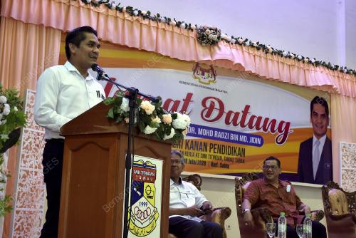 DR MOHD RADZI MD JIDIN
