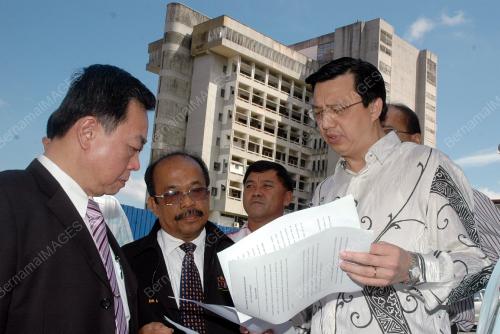 LIOW TIONG LAI